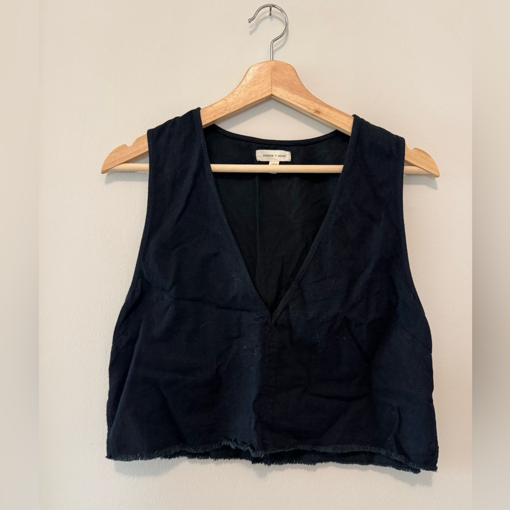 Silence + Noise Black Sleeveless Crop Tank Top